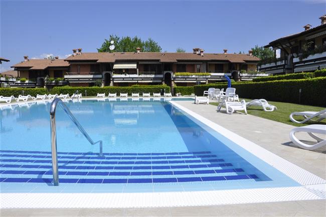 Holiday apartment with pool